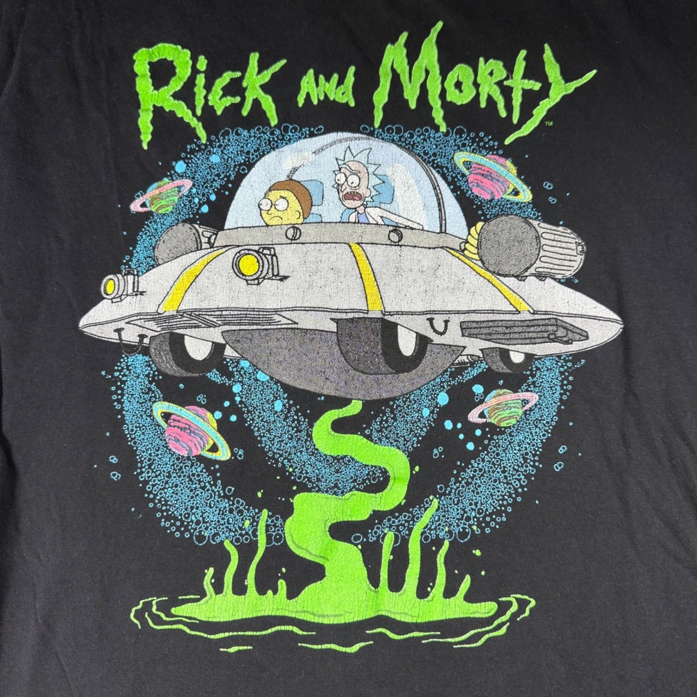 Rick and Morty Mens Graphic T-Shirt Medium Space Cruiser Ship Black Short Sleeve